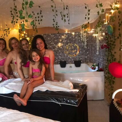 THE HOUSE SPA PLAN 5 AMIGAS